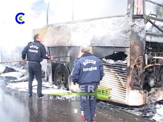 seyir halindeki otobüs yandı