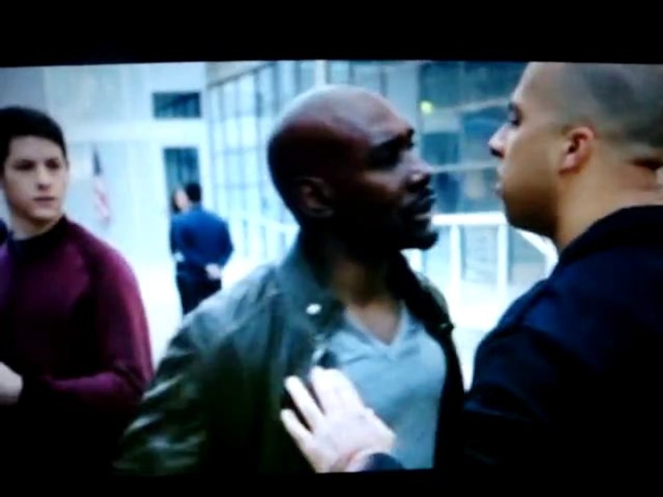 V (2009) 1x12 Ciel Rouge extrait # 3