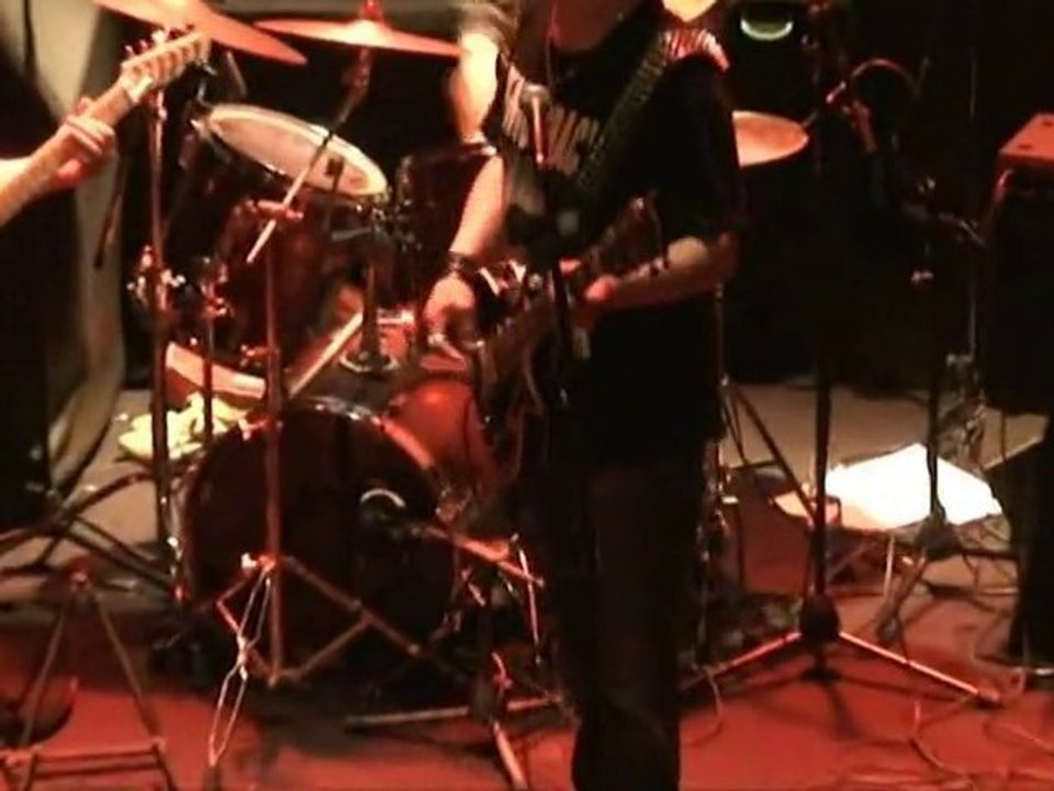 Azazelblue's Earthworms - Stranglehold-