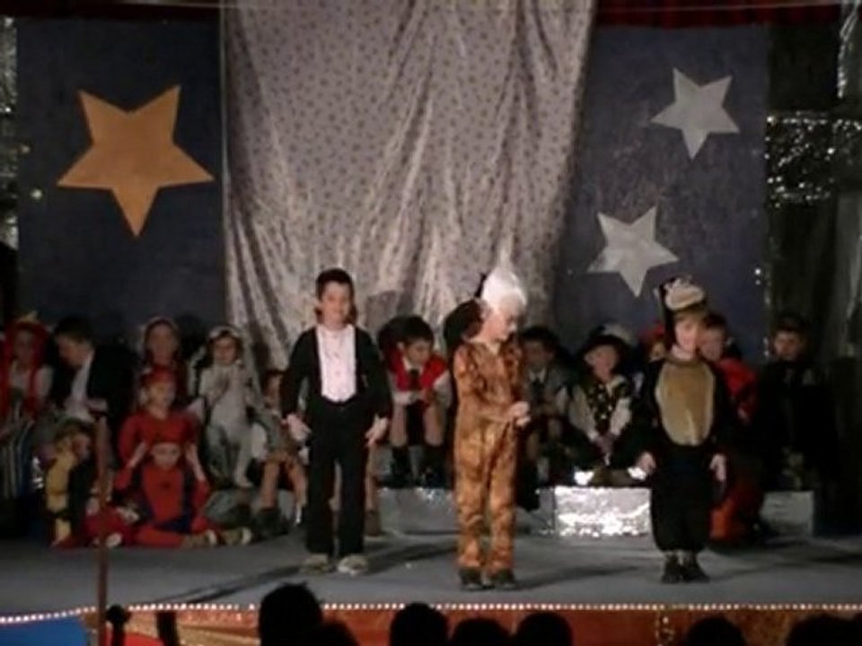 Spectacle enfants noel 2010 partie 2