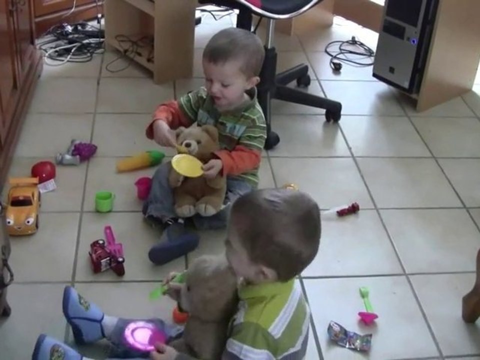 enzo et matheo noel 2010 matin