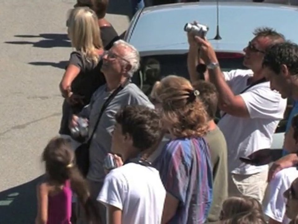 La Patrouille de France rend Hommage à Arlette Gruss