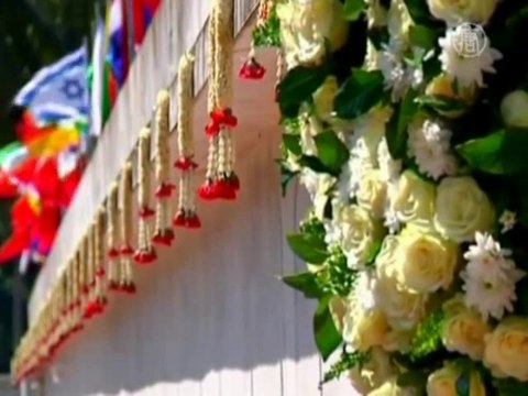 Погибших от «большой волны» вспомнили в Таиланде