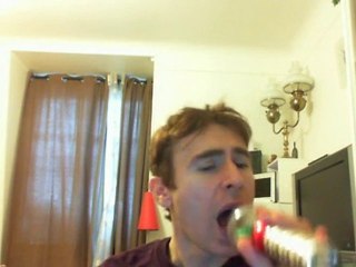 Wiwi égratigne "eat you alive"