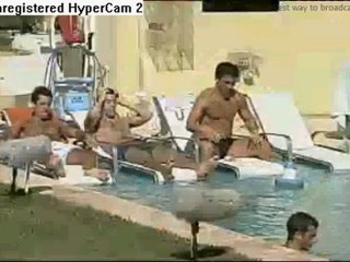 GH chicos en la pileta!