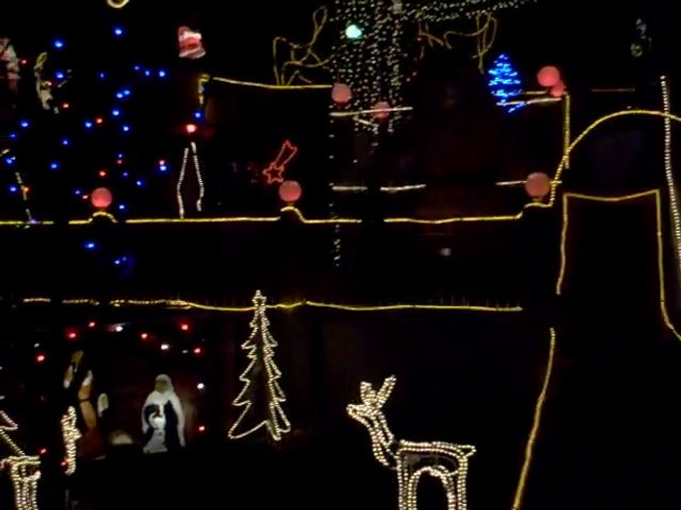 illumination noël 2010 - bd de la Gare à  Marseille 15