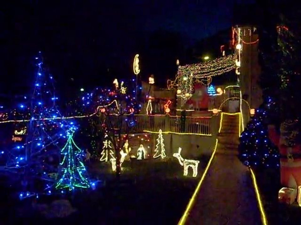 illumination noël 2010 - bd de la Gare à Marseille 15