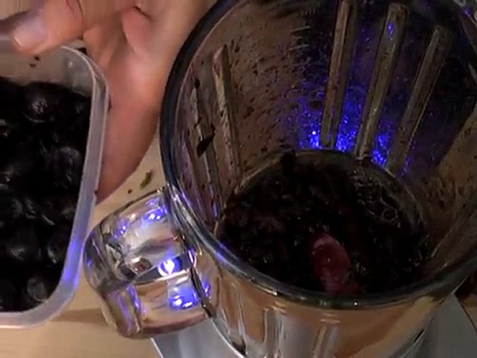 Purée d'olives au citron et aux piments