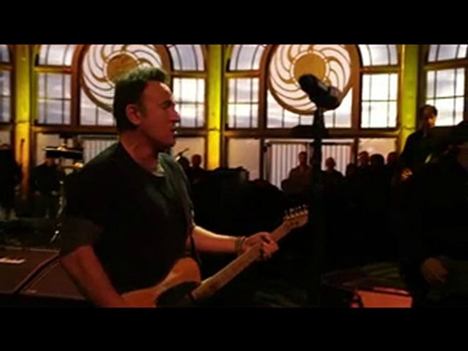 Racing in the street ( carousel 2010 ) bruce springsteen