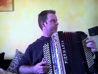Le dénicheur et Reine de musette (accordéon)