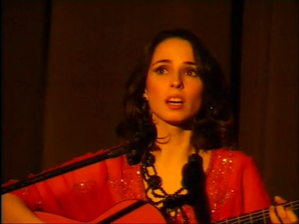 Selen Adamadze "Suliko" Gitar çalıp söylüyor,Tr Söz:Selen A.