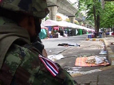 Thaïlande: les chemises rouges prêtes à continuer le combat