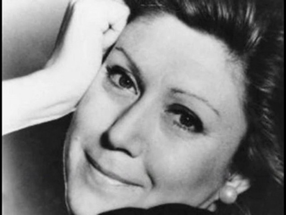 İnci Çayırlı - Gözlerini Gözlerimden