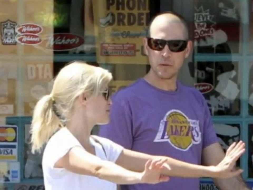 Reese Witherspoon engaged
