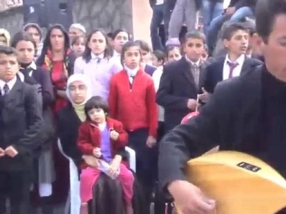 NEVRUZ KONSERİ ÇUKURCA-ADNAN ZEKİ BIYIK (POPSTAR MÜFTÜ)