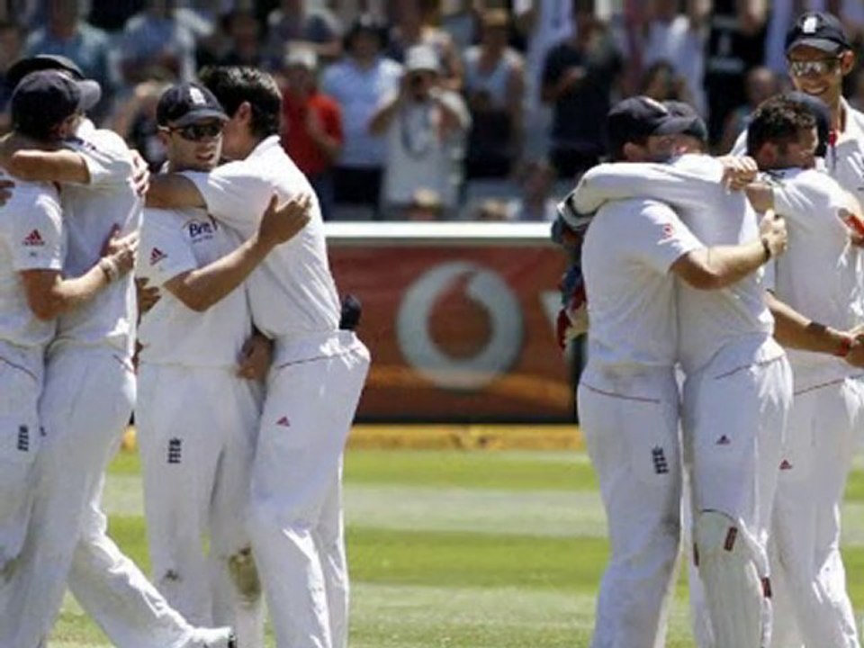 England retain the Ashes