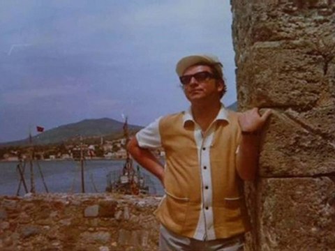 Zeki Müren - Akşam Oldu Hüzünlendim Ben Yine