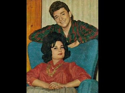 Zeki Müren - Bülbül Aşıkmış Güle