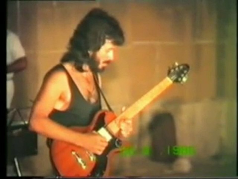 KURTULUŞ TÜRKGÜVEN- KONSER KAYDI CESMI SIYAH