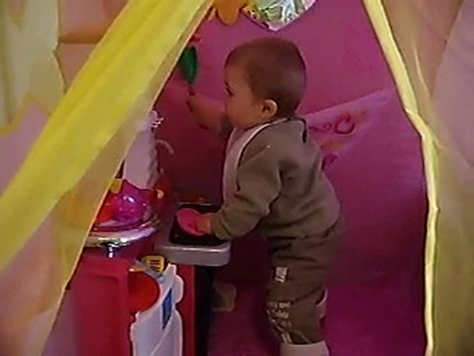 Le Loulou nous prépare un bon repas sur un rythme endiablé