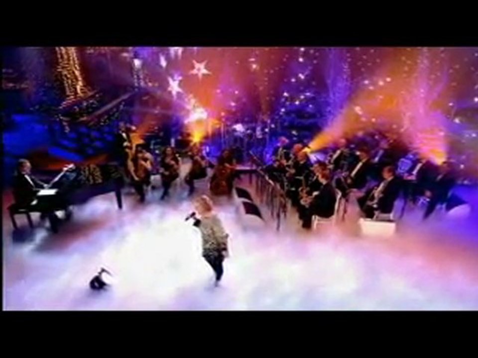BETTIE MIDLER  WHAT YOU DOING NEW YEARS EVE LIVE ON STAGE