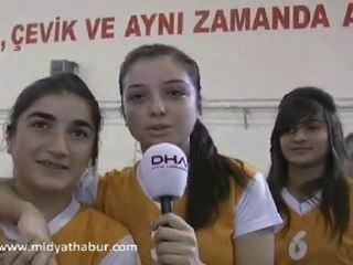 Dereceye giren öğrencilere kupa ve madalya