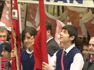 Üsküdar Mehmet Akif'i anıyor.