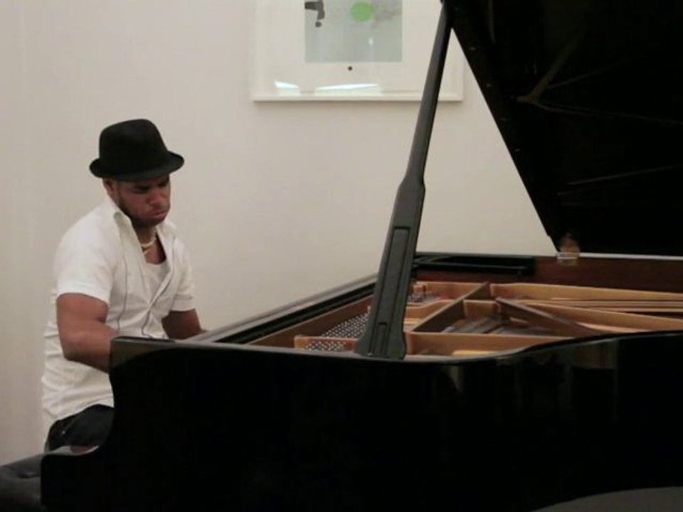 Cuban virtuoso Roberto Fonseca Piano Improvisation