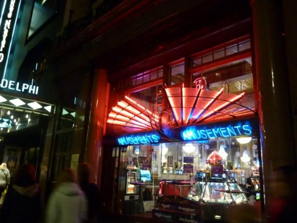 Evening ligts near Thames