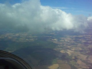 14 - Descente en dessous de la couche des nuages