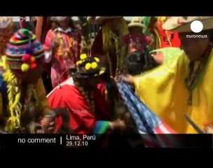 Julian Assange soutenu par des Chamans... - no comment