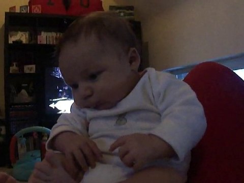 Je découvre mes petits pieds