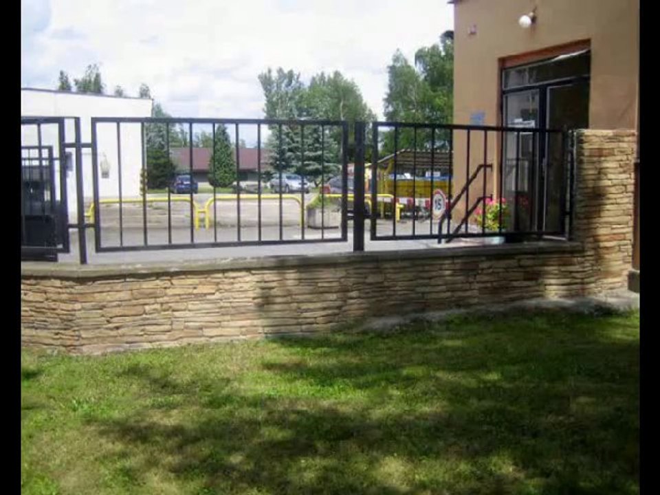 Отделка забора декоративной штукатуркой