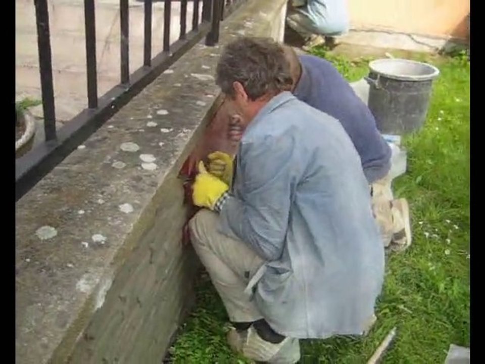 Декорирование забора смесью Графито