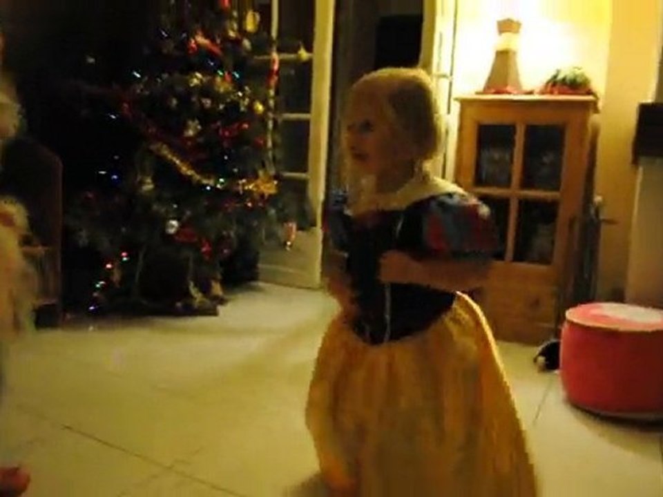 Mimi en flague avec les effets de l'alcool !!