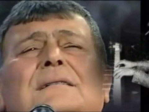 Ferdi Özbeğen - Tadı Yok Sensiz Geçen ne baharın ne yazın.HD