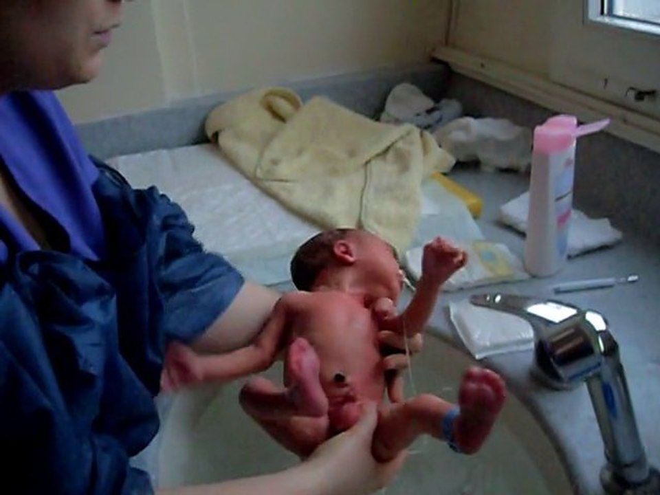 Le bain de Benoît en néo-nat'