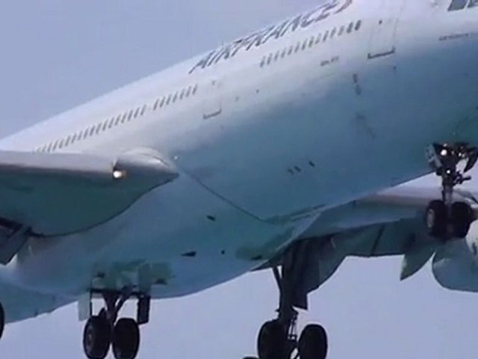 Air France Landing in St Martin / St Maarten