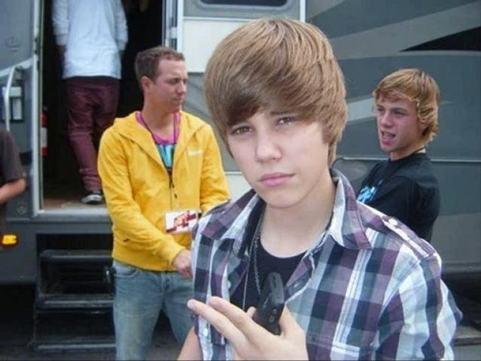 Justin Bieber  Kiss and Tell