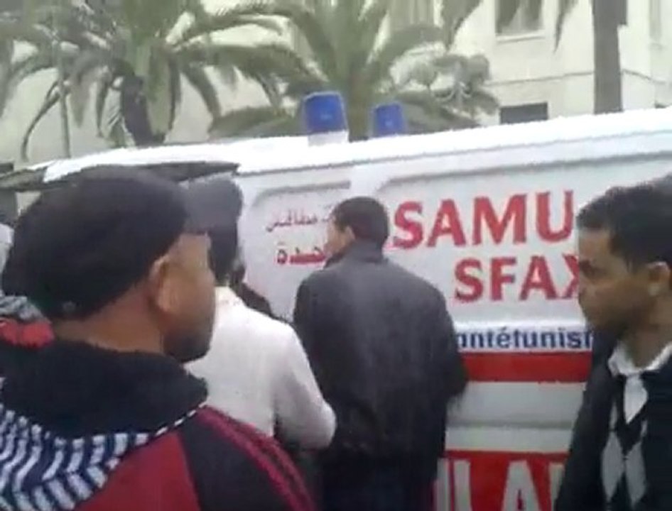 Tunisie Sfax Gaz lacrymogene asphyxie 12 Janvier 2011