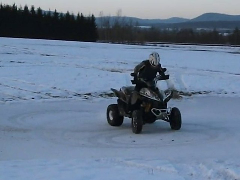 Blade1975 en TGB Target 400 sur la glace