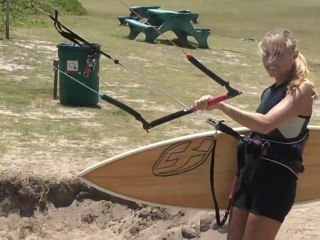 Strapless kite surfing : This is Adriana Harlan