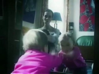 Images de femmes ou le corset social - Bande annonce