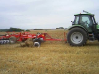 Agrotron 150 au cover crop