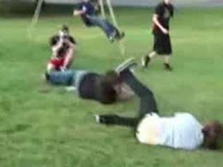 Cascade en balancoire ratée - Swing Set Nutshot Fail