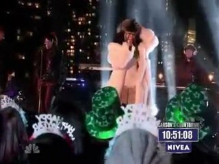 Nicki Minaj Live à NYC - - Moment 4 Life & Save Me -