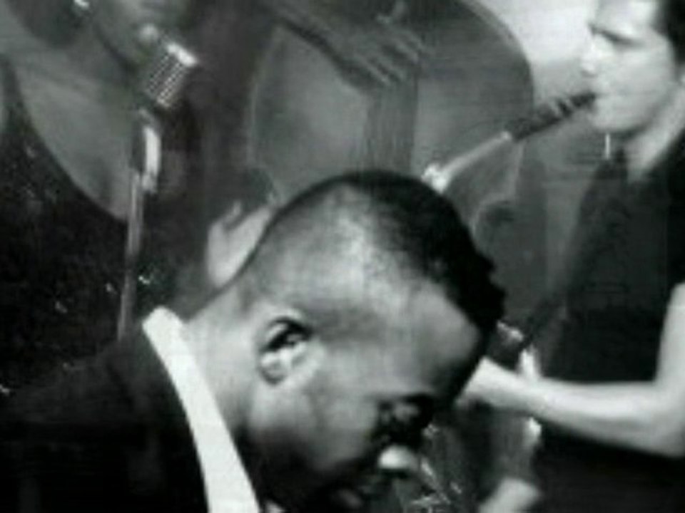 Il est 5h Paris s'éveille..