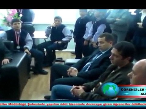 ALIAGA'LI DERECEYE GIREN OGRENCILER ODULLERINI ALDI!