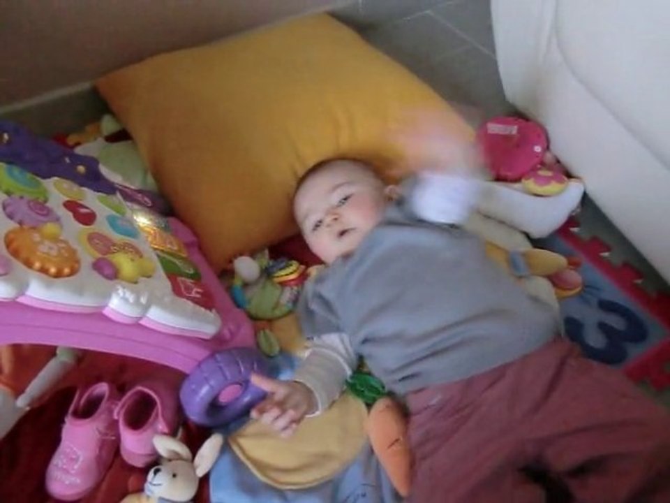 raphaelle qui joue