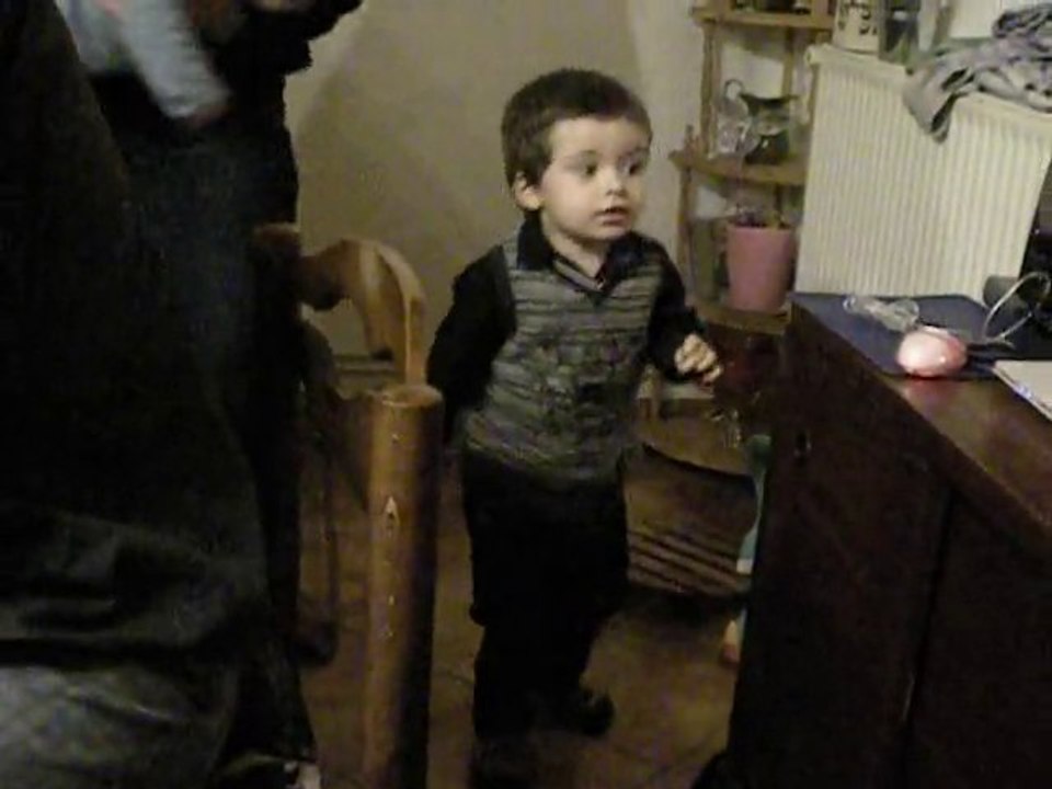 mathis qui a appris a dansé avec rené la taupe